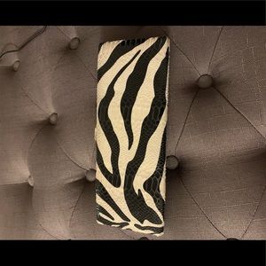Animal print, clutch.